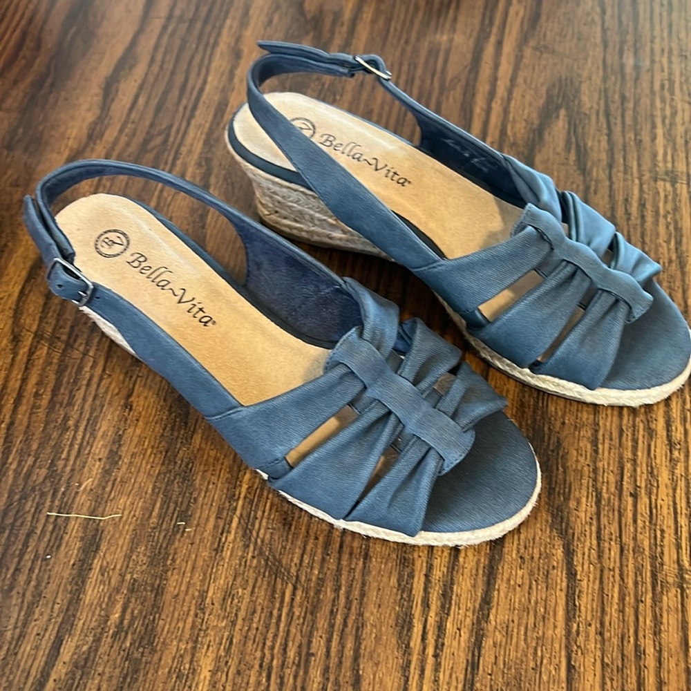NWOT size 8 Narrow in Navy: Bella Vita Cheerful Espadrille Wedge Sandal DSW $89.